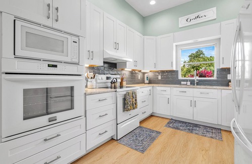 Vamo House | Grand Oak at Seaview | Waterfront + Private Heated Pool