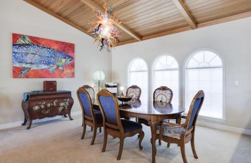 Sanibel House | Grandma Dot's House- Marina Villa with Pool and Bikes