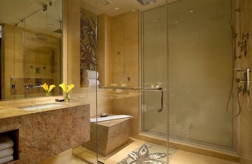 Seybold Hotel | Great Amenities & Location! Outdoor Pool, Close to Downtown Miami & Wynwood!