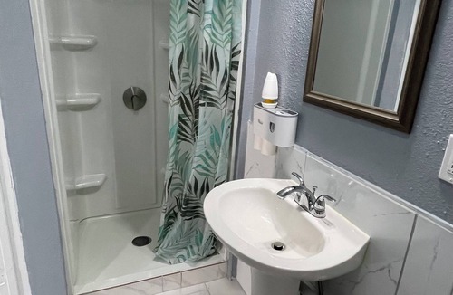 West Palm Beach Apartment | Great Location Studio West Palm Beach, near PBI Airport.