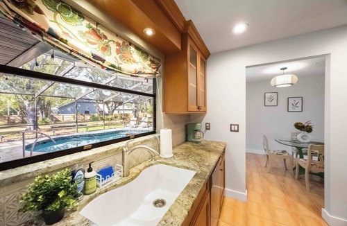 Braden River House | Green Escape · 1-Acre Private Oasis · Screened Pool · 5 Min to Lakewood Ranch