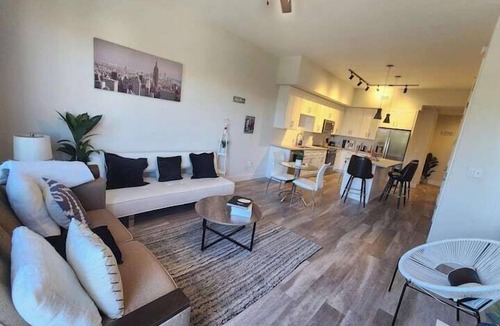 West Palm Beach Apartment | Group Lux great for up to 8 guests