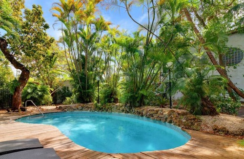 Northeast Coconut Grove Condo | Grove Apartment 1A | 2BD Close to Brickell W/ Pool