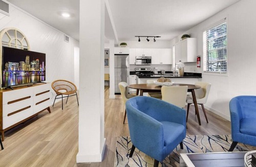 Northeast Coconut Grove Condo | Grove Apartment 1A | 2BD Close to Brickell W/ Pool