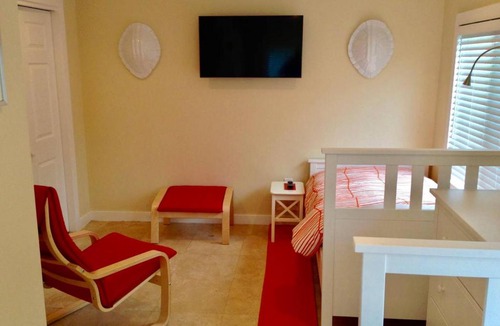 Southwest Coconut Grove House | Grove Bay Bungalow - 2/1 Gated Cottage-Walk to Bay