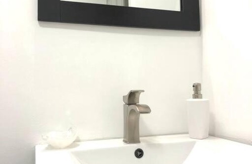Coconut Grove Apartment | GroveO5 10 minutes from Miami Beach