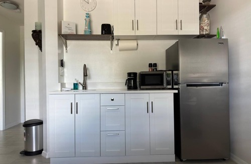Parkdale House | Guest Suite Near Beaches, Ballgames, Casino & RSW.