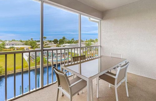 Yacht Club House | Gulf Access with Boat Slip, Heated Saltwater Pool, Dog-Friendly - Bacino Vista #208 - Roelens