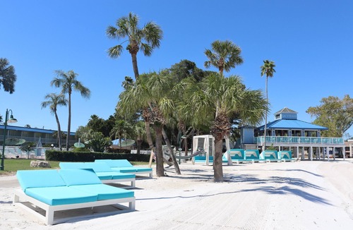 Pinellas Point Hotel | Gulf Coast Retreat | Lounge by Two Pools | Private Beach & Marina Access