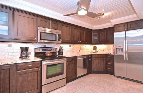 Siesta Key Condo | Gulf Front Condo with Vews of the Gulf & Bay at Fishermans Haven. Private Beach, Heated Pool, Gated.