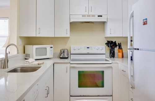 Indian Shores Villa | Gulf front one bedroom apartment villas.