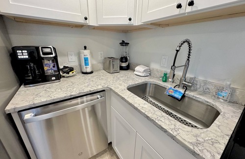 Bradenton Beach Apartment | Gulf & Sunset Views! 1BR Apt. C is a Centrally Located, walk to all location