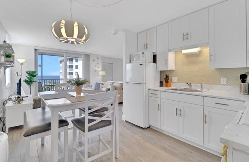 Bonita Springs Condo | GULF VIEW | 8TH FLOOR STUDIO | 2 FULL BEDS | FREE PARKING + WIFI | BEACH GEAR