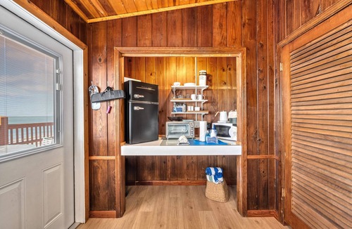 Englewood House | Gulf View Escape on the Beach with Lounging Deck