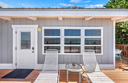 Englewood House | Gulf View Escape on the Beach with Lounging Deck
