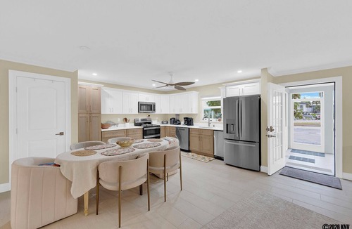 Fort Myers Beach Condo | Gulf Westwind 3-1. Across the street from Beach! Resort style pool.