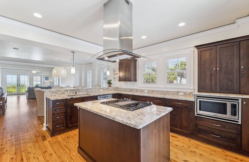 Gulf District Condo | Gulffront WaterColor Condo w/6-Seat LSV