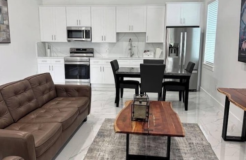 Pinecrest West Park House | Hale Haven - Luxury Stay in the Heart of Tampa!