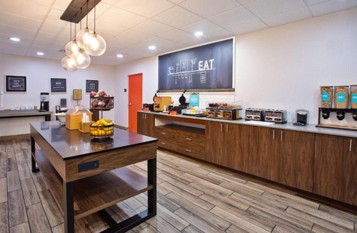 Seffner Hotel | Hampton Inn & Suites Tampa East Casino Area