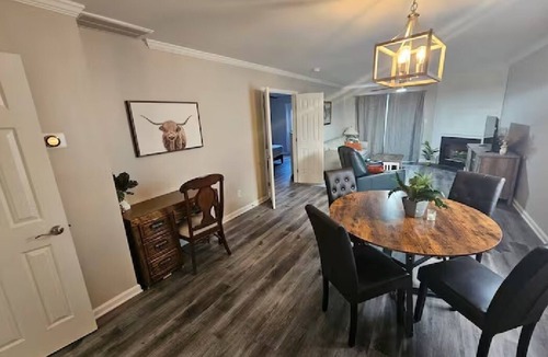 Harbison House | Hampton Oaks Hideaway