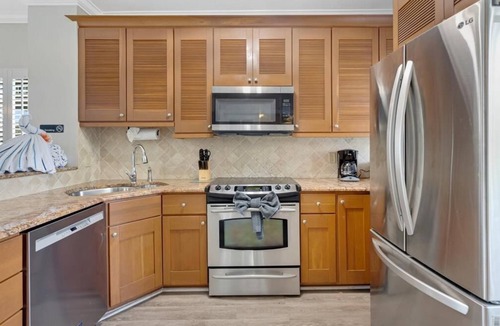 Marathon House | Harbor Village Home with Boat Dockage: Canalside 3BR/3BA Cottage 7079