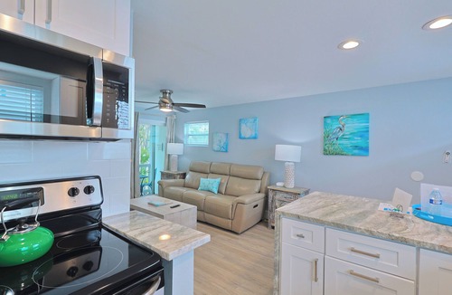 Siesta Key Cottage | Haven cottage Across street from beach and Heated Pool