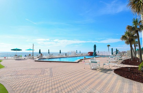 Lenox Park Condo | HBR 507 luxury beach view condo with pool, hot tub and more.