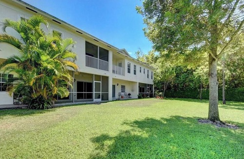 Lake Worth Corridor House | Healthcare travelers housing