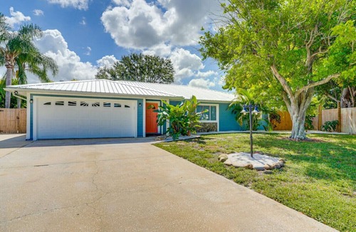 West Bradenton House | Heated pool | Close to IMG + 7 minutes to beach!