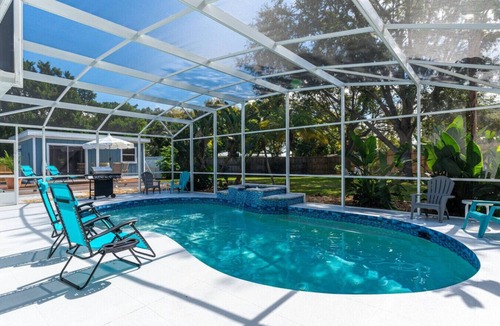 West Bradenton House | Heated pool | Close to IMG + 7 minutes to beach!