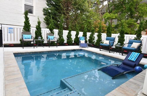 Avalon House | HEATED POOL! CLOSES EARLY NOV.! Cabana! Dine Outside! 1.5 BLOCKS 2 BEACH & TOWN