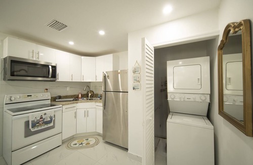 Caloosahatchee Apartment | Heated Pool Hangout half mile from Downtown Cape Coral -NEWLY RENOVATED-