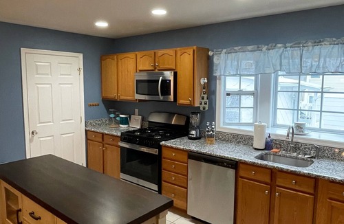 Wildwood House | Heated Pool Nth Wildwood 1.5 blk to beach Townhouse 5 beds 2.5 baths