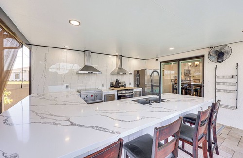 Diplomat House | Heated Pool & Outdoor Kitchen: Cape Coral Home