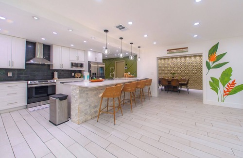 Whitfield House | Heated Pool Sleeps 14-Near SRQ, AMI, Beaches-Game Room-Outdoor Fun-Bunk Bed