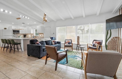 St. Petersburg House | Heated Pool-St Pete Beach Bungalow-Gameroom, golf, bowling, fire pit-Slps 10