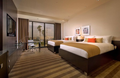 Seybold Hotel | Heavenly Comfortable beds & Pillows! Spacious Room w/Outdoor Pool and Shuttle