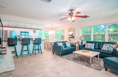 Marathon House | Hidden Paradise 3bed/3bath single family home with open water views & dockage