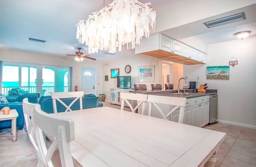 Marathon House | Hidden Paradise 3bed/3bath single family home with open water views & dockage