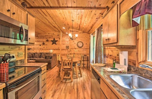 Helen Cabin | Highline 1/1 Cabin! Pool Table! Near Helen!