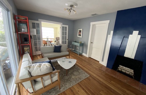Sarasota House | Historical Beach Cottage - with Hot Tub!