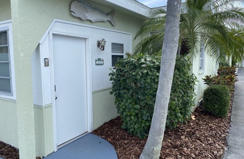 Sarasota House | Historical Beach Cottage - with Hot Tub!