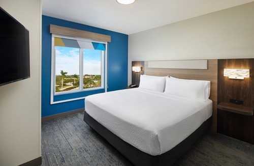 Saint Lucie West Hotel | Holiday Inn Express & Suites Port St. Lucie West by IHG