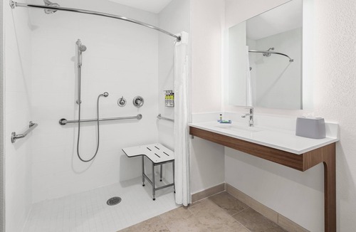 Port Malabar Hotel | Holiday Inn Express & Suites Palm Bay by IHG