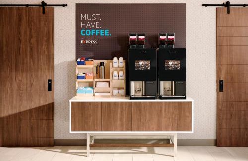 Sarasota Hotel | Holiday Inn Express & Suites Sarasota East by IHG