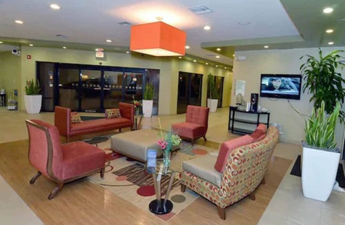 Fort Myers Hotel | Holiday Inn Fort Myers - Downtown Area, an IHG Hotel