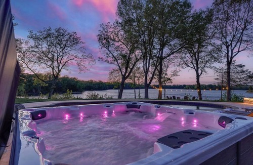Magnolia House | Holly Pointe Estate, Sleeps 25+ Pool, Pickle Ball