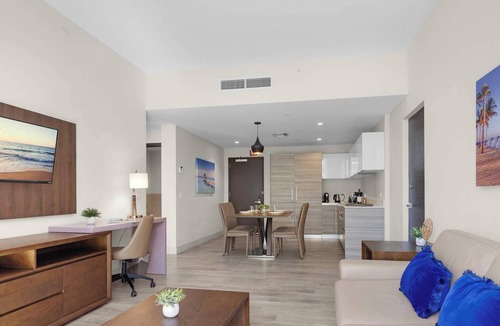 Hollywood Apartment | Hollywood Beach: Hot Tub| Amazing Pool