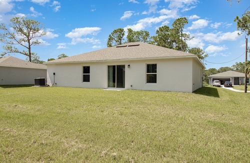 Port Malabar House | Home Away from Home ~ Full House 3 Bedrooms 2 Baths