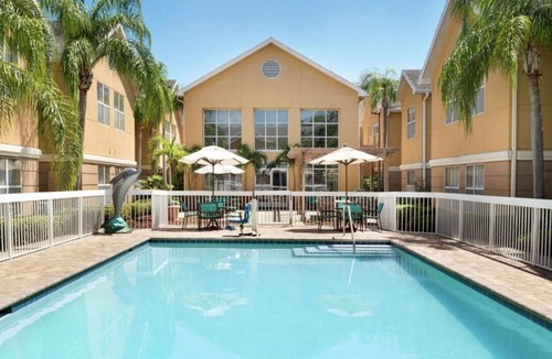 Feather Sound House | Home comforts near Clearwater Beach